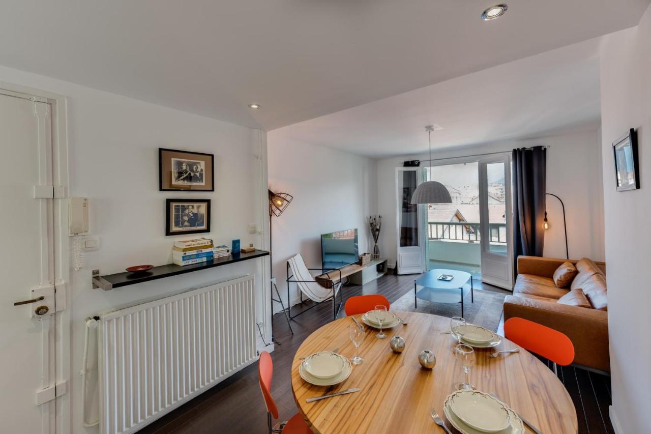Allure - 2 Bedroom Apartment With Balcony In The Centre Of アヌシー エクステリア 写真